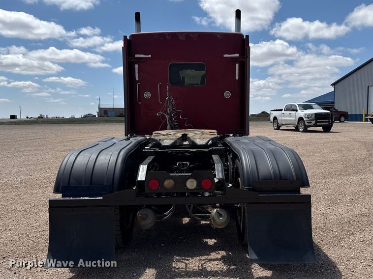 image for item DS6821 2006 Kenworth W900 semi truck