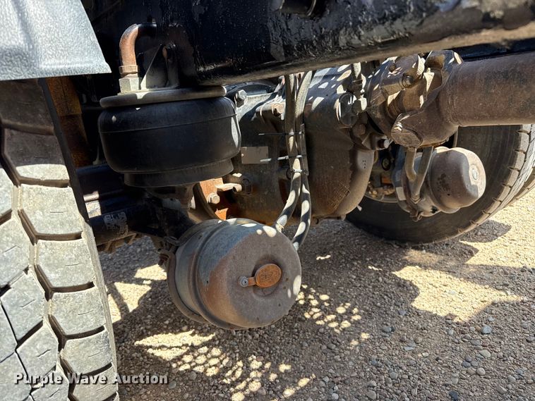 image for item DS6821 2006 Kenworth W900 semi truck
