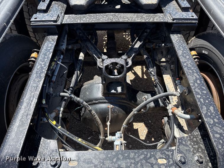 image for item DS6821 2006 Kenworth W900 semi truck