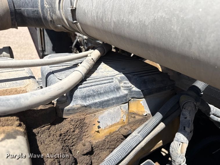 image for item DS6821 2006 Kenworth W900 semi truck