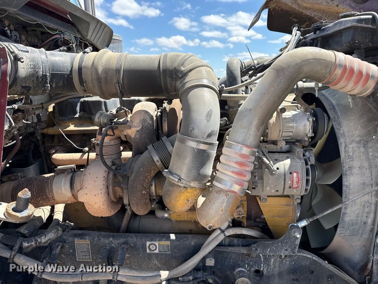 image for item DS6821 2006 Kenworth W900 semi truck