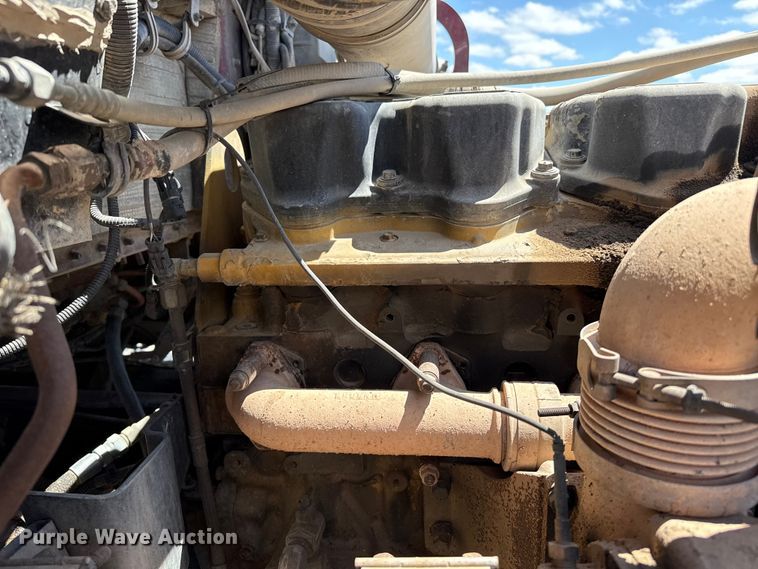 image for item DS6821 2006 Kenworth W900 semi truck