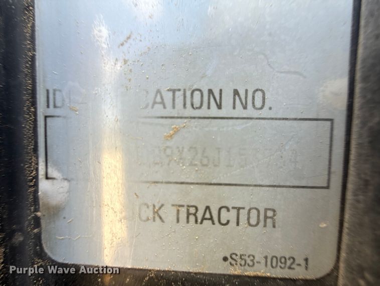 image for item DS6821 2006 Kenworth W900 semi truck