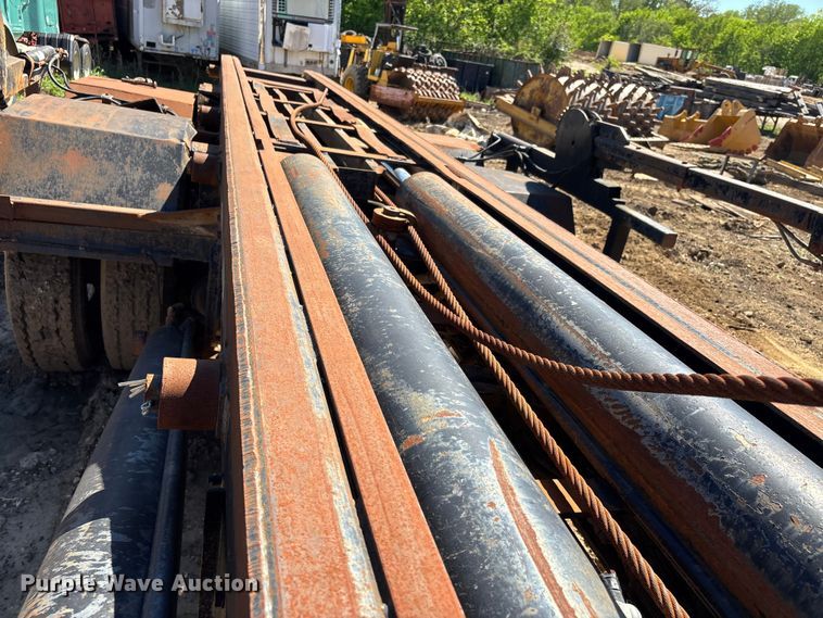 image for item DT0162 2006 Mack CV713 roll-off container truck