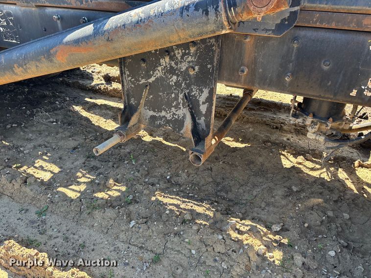 image for item DT0162 2006 Mack CV713 roll-off container truck