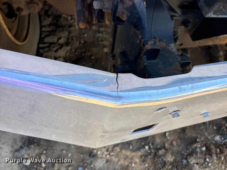 image for item DT0162 2006 Mack CV713 roll-off container truck