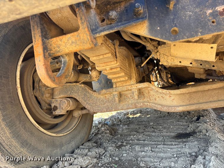 image for item DT0162 2006 Mack CV713 roll-off container truck