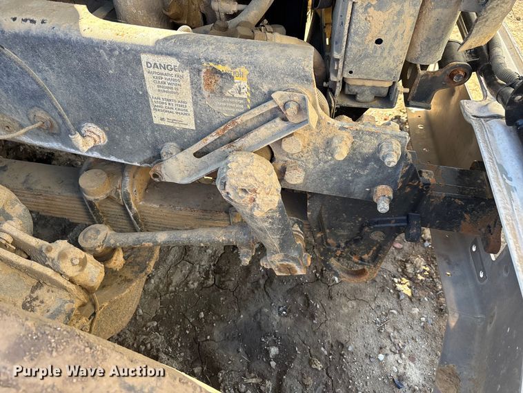 image for item DT0162 2006 Mack CV713 roll-off container truck