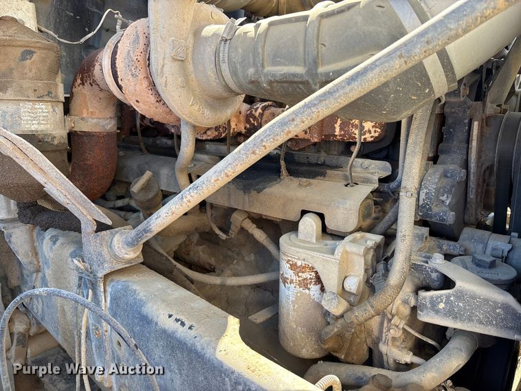 image for item DT0162 2006 Mack CV713 roll-off container truck