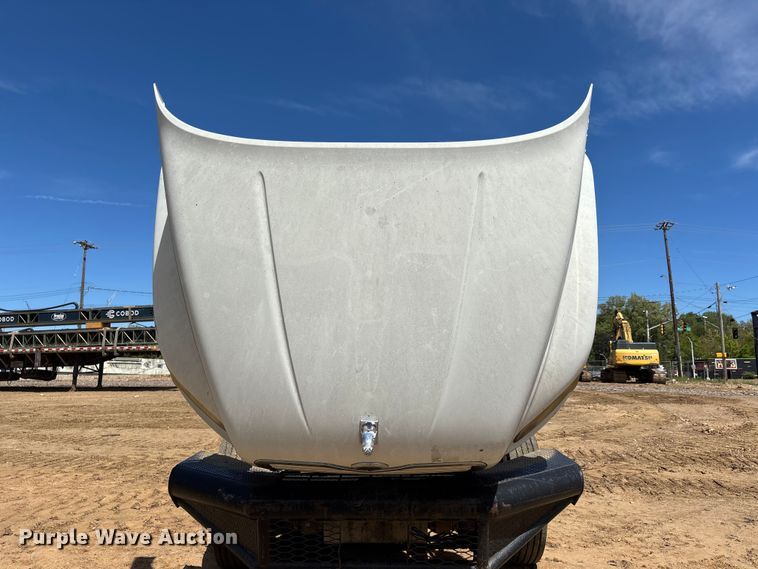 image for item DT0163 2005 Mack CXN613 semi truck