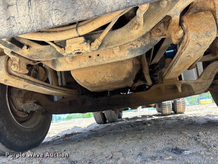 image for item DT0163 2005 Mack CXN613 semi truck