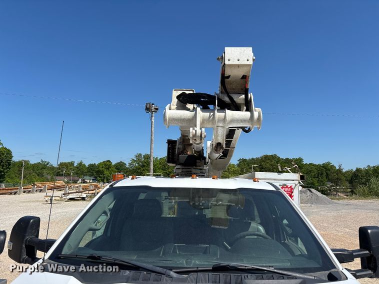 image for item DT0226 2017 Ford F550 bucket truck