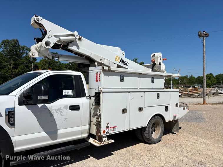 image for item DT0226 2017 Ford F550 bucket truck