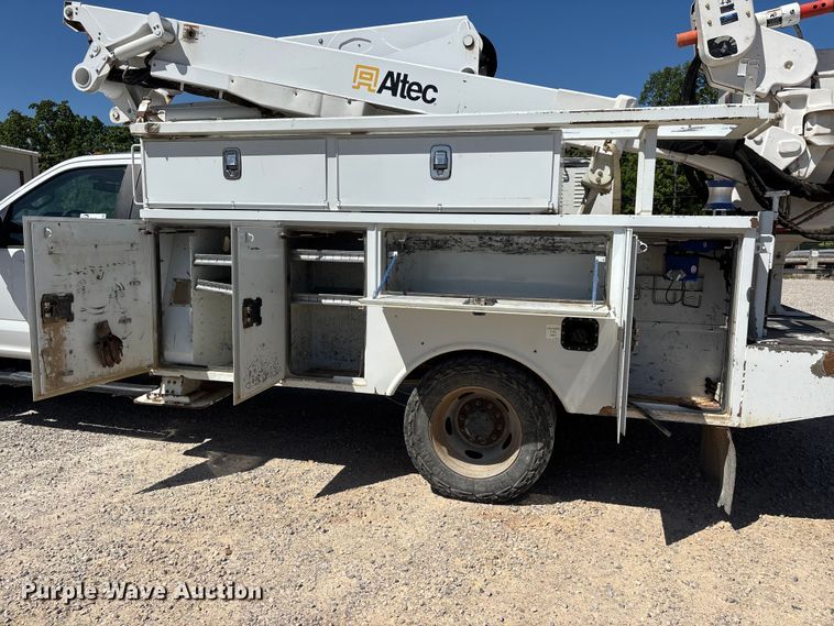 image for item DT0226 2017 Ford F550 bucket truck
