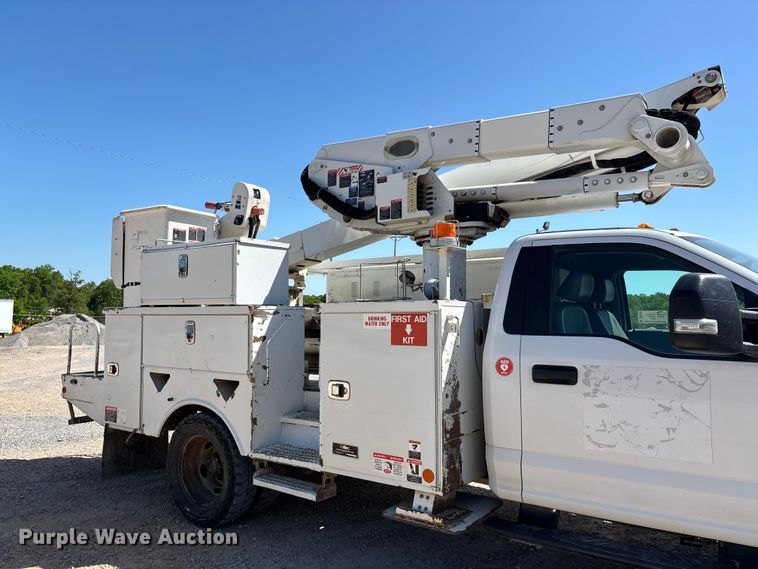 image for item DT0226 2017 Ford F550 bucket truck