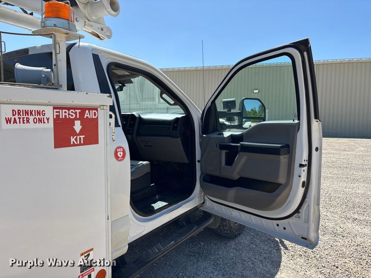 image for item DT0226 2017 Ford F550 bucket truck