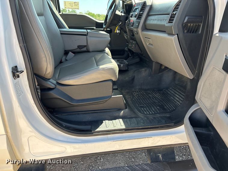 image for item DT0226 2017 Ford F550 bucket truck