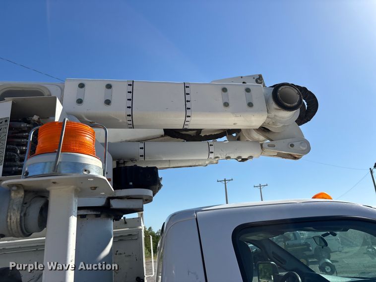 image for item DT0227 2015 Ford F550 bucket truck