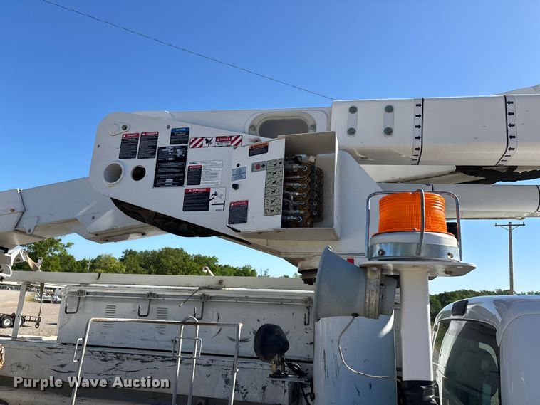 image for item DT0227 2015 Ford F550 bucket truck