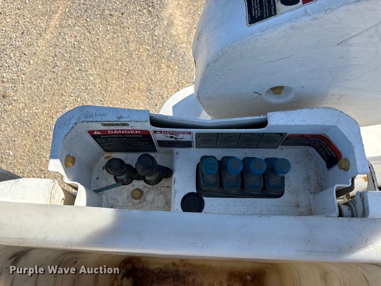 image for item DT0227 2015 Ford F550 bucket truck