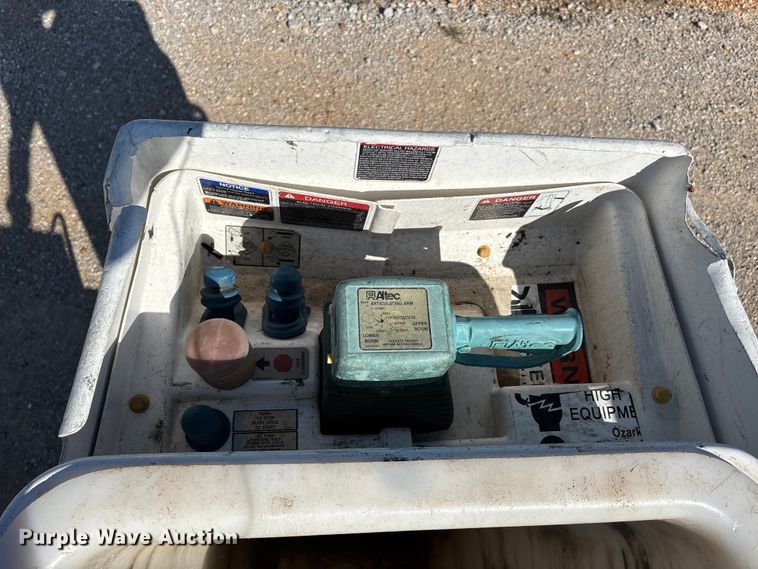 image for item DT0227 2015 Ford F550 bucket truck