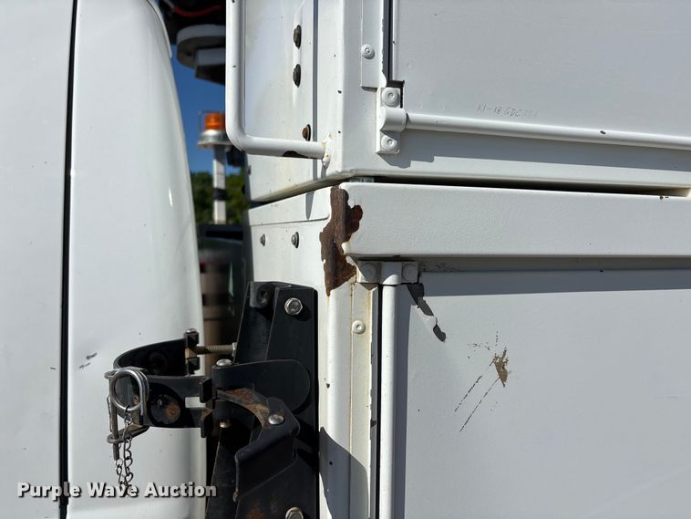 image for item DT0227 2015 Ford F550 bucket truck