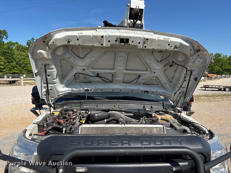 image for item DT0227 2015 Ford F550 bucket truck