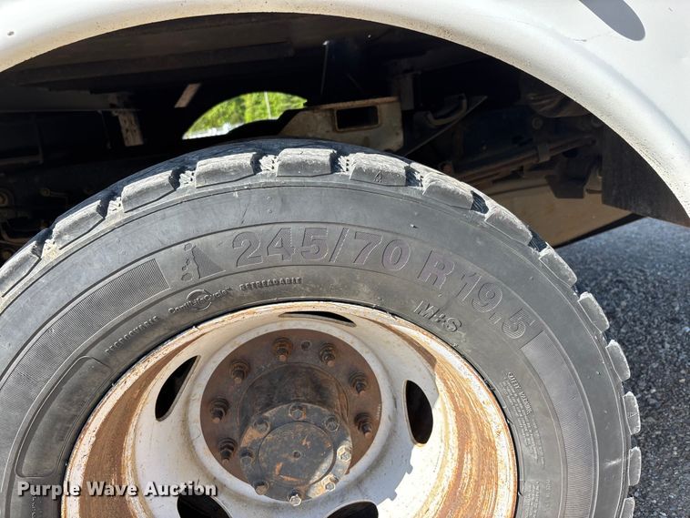 image for item DT0227 2015 Ford F550 bucket truck