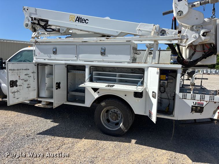 image for item DT0228 2015 Ford F550 bucket truck