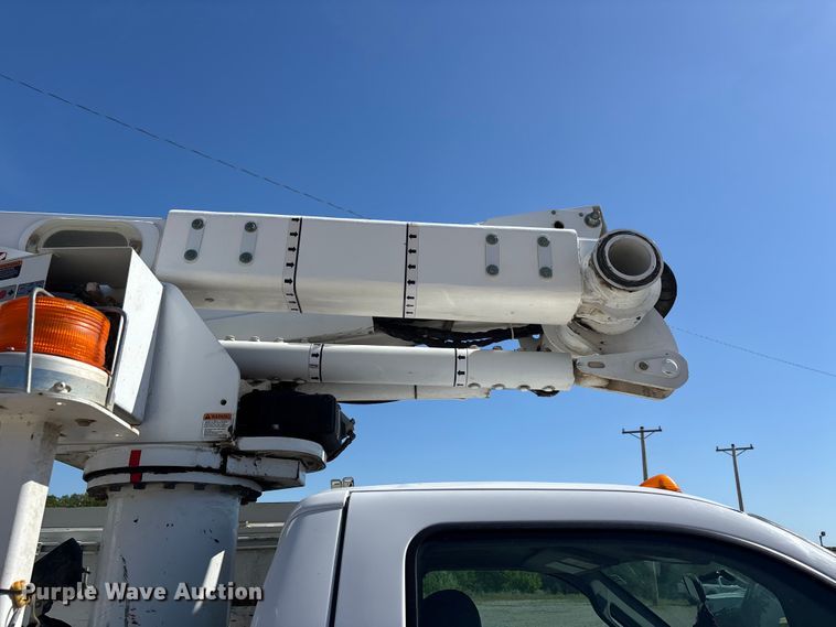 image for item DT0228 2015 Ford F550 bucket truck