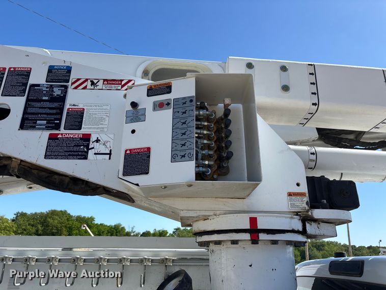 image for item DT0228 2015 Ford F550 bucket truck