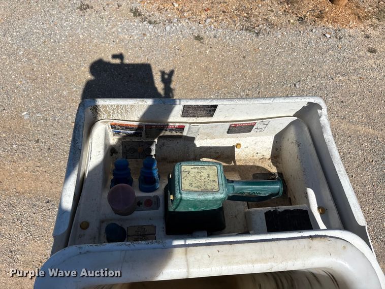 image for item DT0228 2015 Ford F550 bucket truck