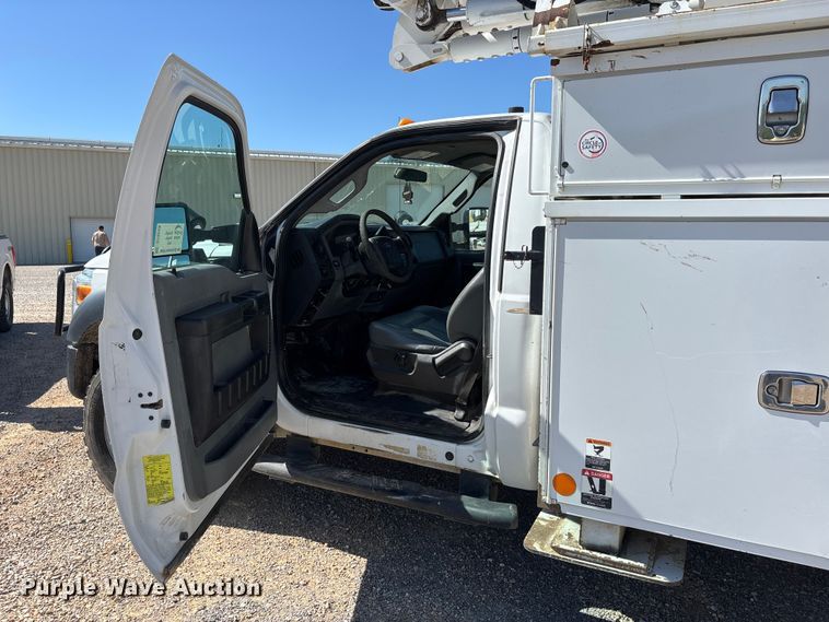 image for item DT0228 2015 Ford F550 bucket truck