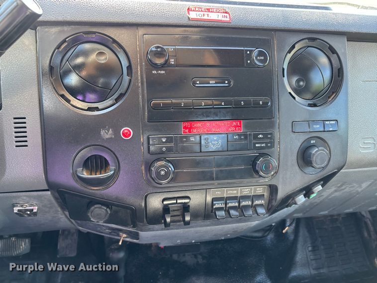 image for item DT0228 2015 Ford F550 bucket truck