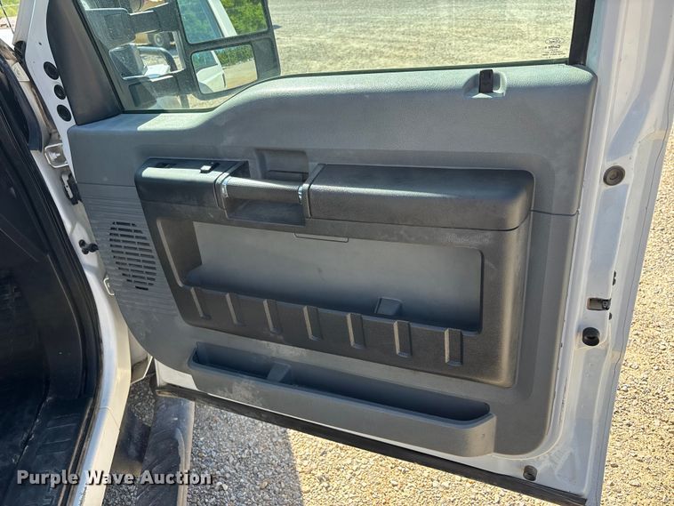 image for item DT0228 2015 Ford F550 bucket truck