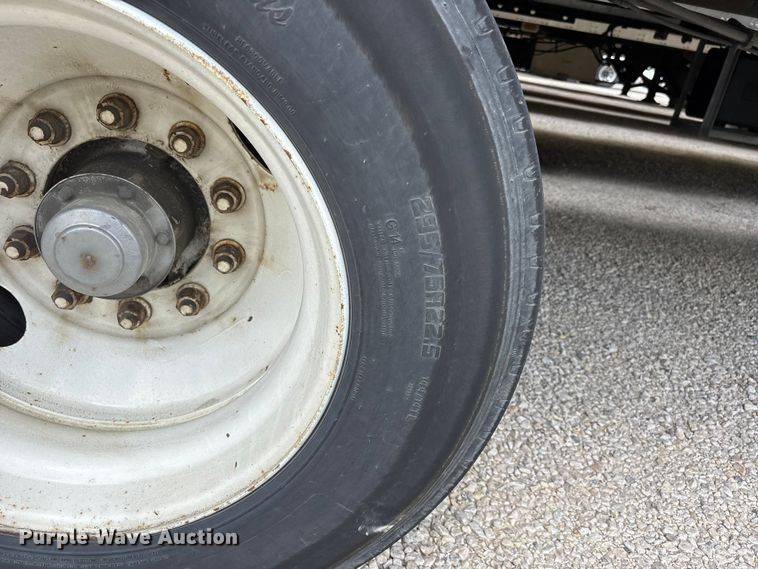 image for item DT0242 2008 Mond Industries dry van trailer