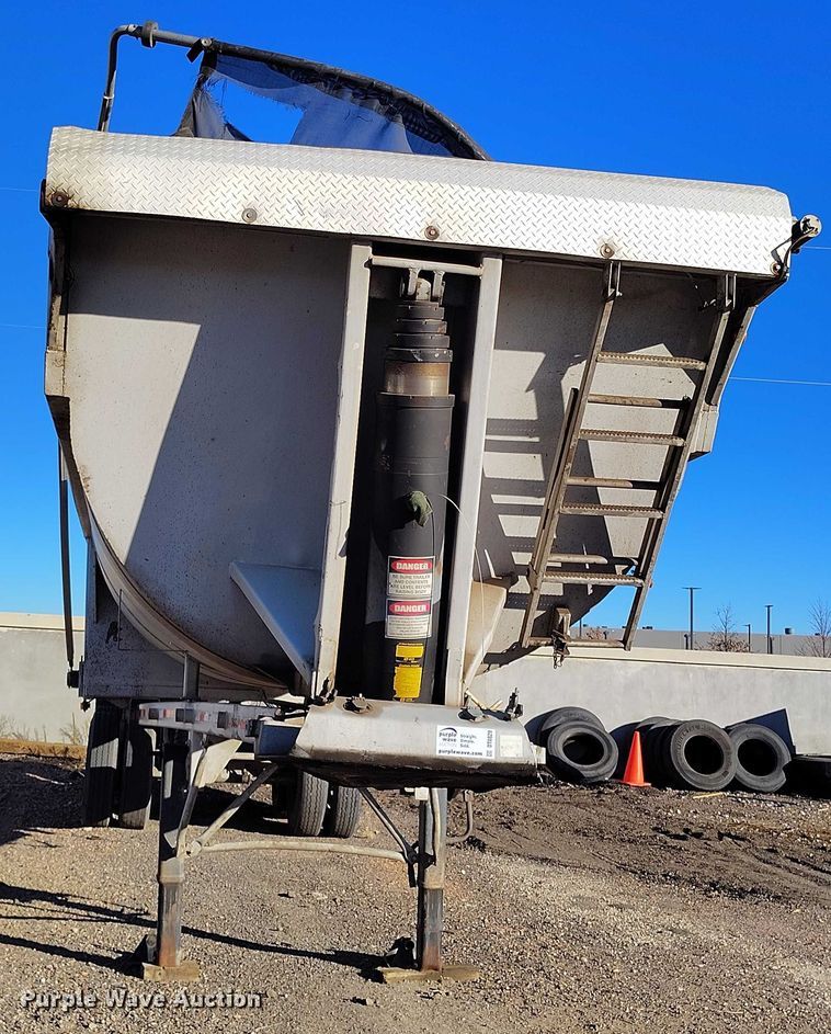 image for item DT0829 2016 Spectec end dump trailer
