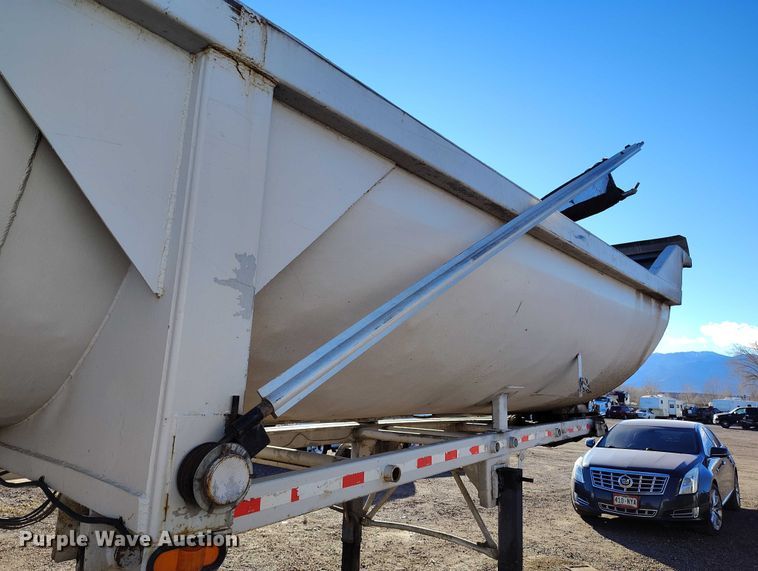 image for item DT0829 2016 Spectec end dump trailer