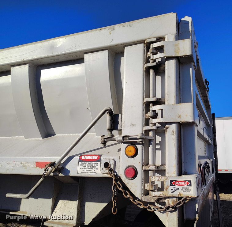 image for item DT0829 2016 Spectec end dump trailer