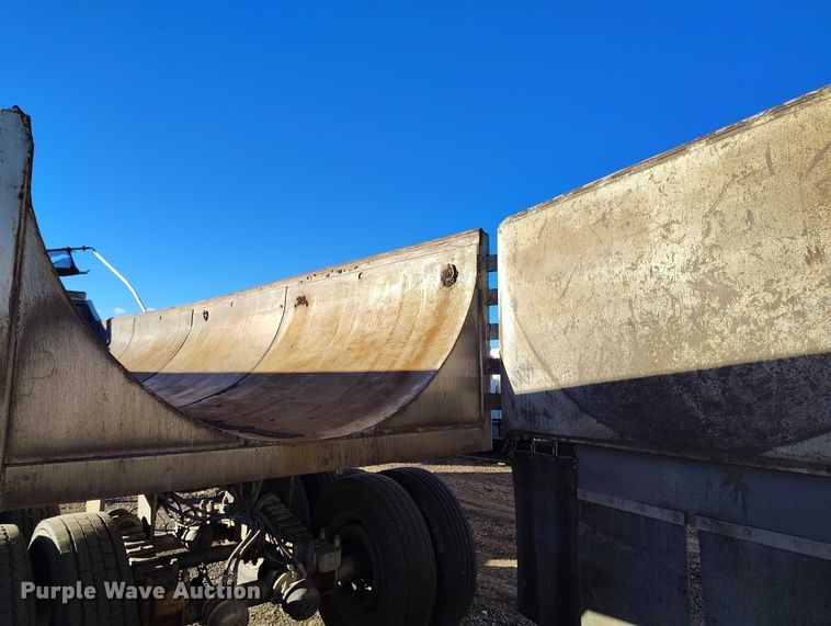 image for item DT0829 2016 Spectec end dump trailer