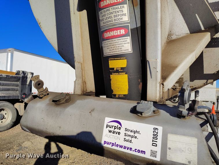 image for item DT0829 2016 Spectec end dump trailer