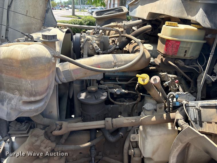 image for item DT2895 2005 International 4300 flatbed truck