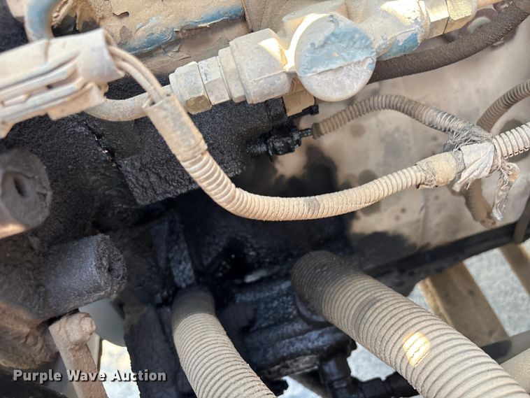 image for item DT2895 2005 International 4300 flatbed truck
