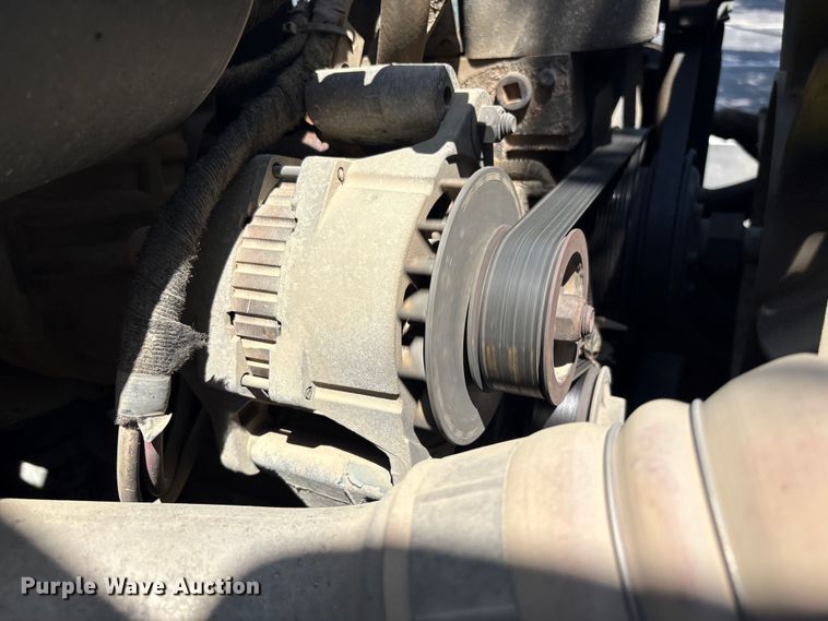 image for item DT2895 2005 International 4300 flatbed truck