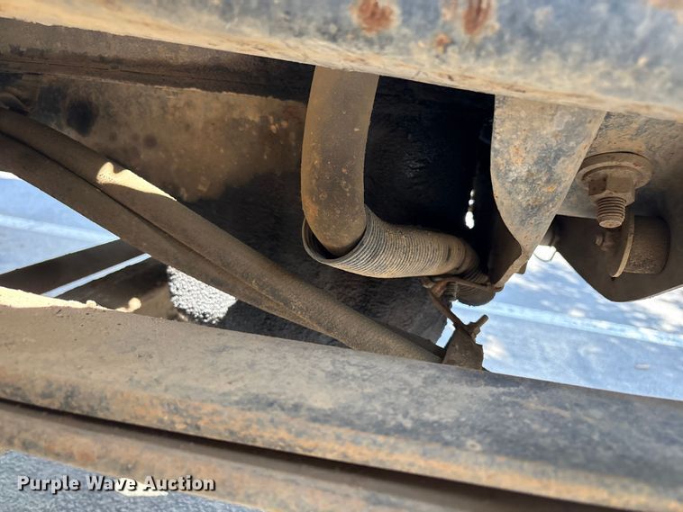 image for item DT2895 2005 International 4300 flatbed truck