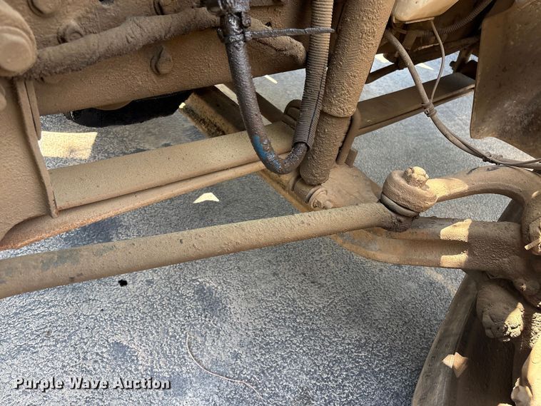 image for item DT2895 2005 International 4300 flatbed truck