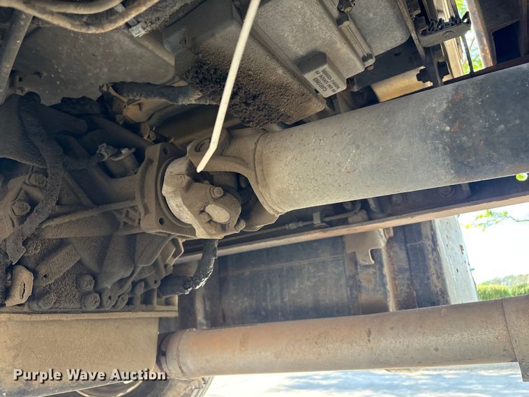 image for item DT2895 2005 International 4300 flatbed truck