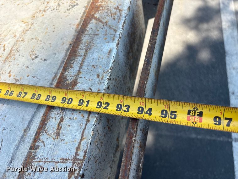 image for item DT2895 2005 International 4300 flatbed truck