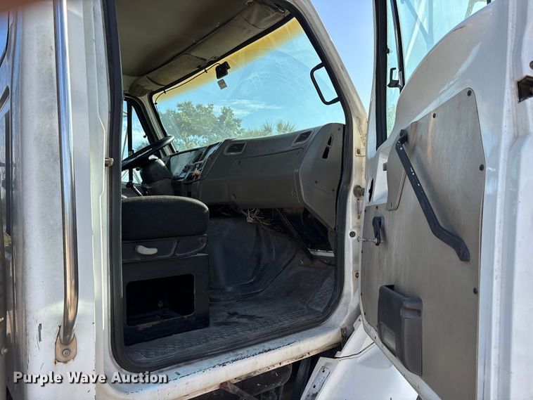 image for item DU0476 2001 Sterling flatbed truck