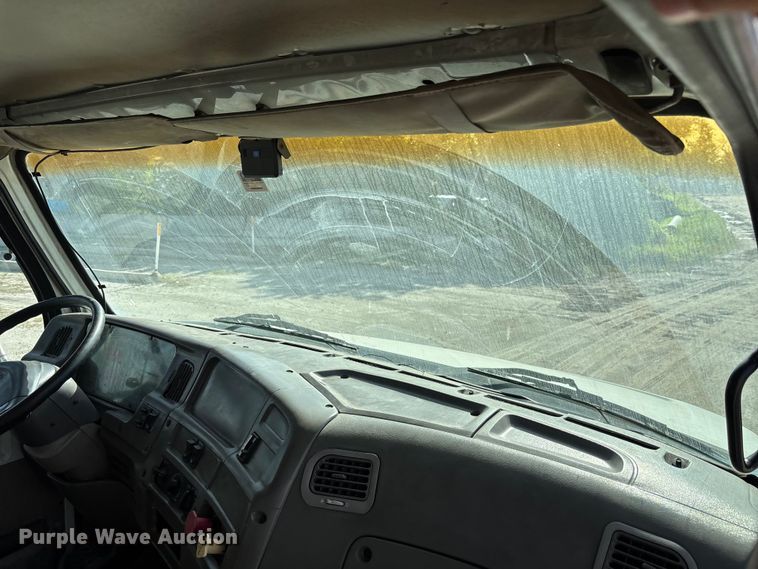 image for item DU0476 2001 Sterling flatbed truck